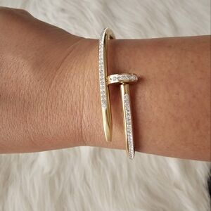Nail crystals gold bangle